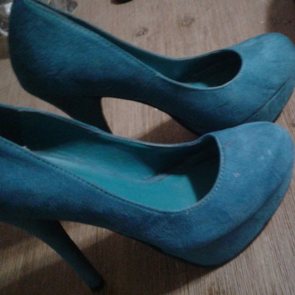 Blue suede high heels - Picture 2 of 2